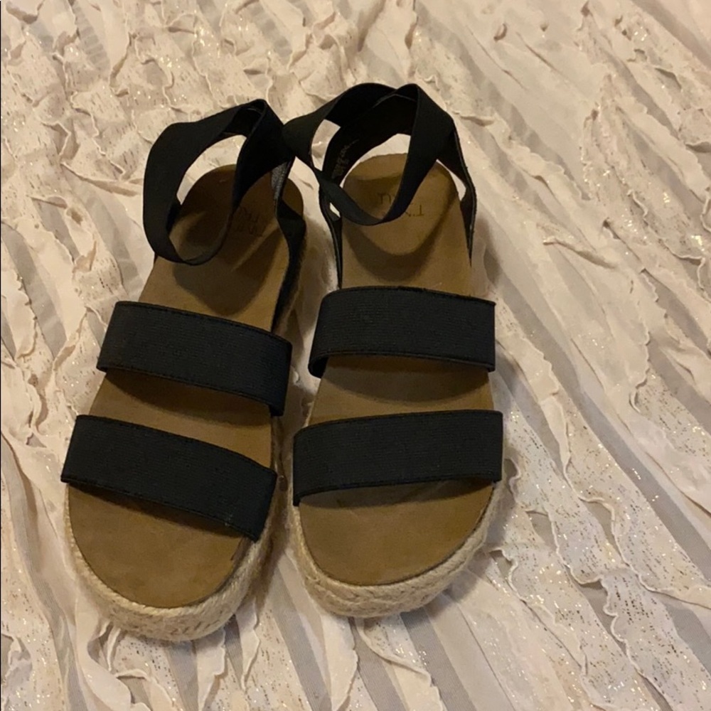 Platform sandals